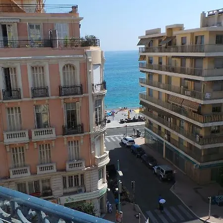 Apartment 2 Pieces, Centre Ville, 50 Metres Plages Et Mer.