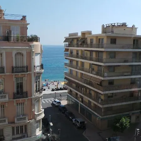 2 Pieces, Centre Ville, 50 Metres Plages Et Mer. Apartment *