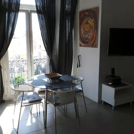 2 Pieces, Centre Ville, 50 Metres Plages Et Mer. Apartment Menton