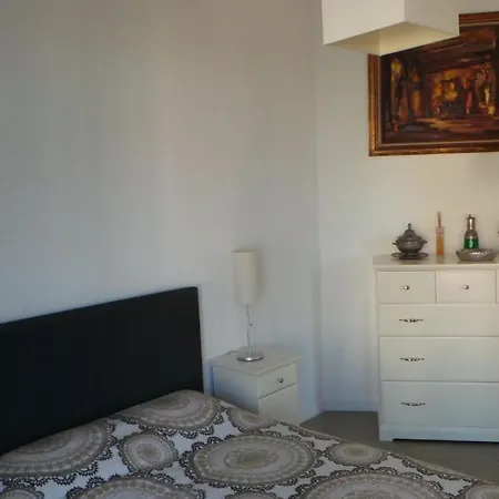 Apartment 2 Pieces, Centre Ville, 50 Metres Plages Et Mer.